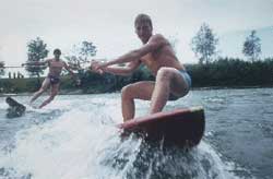 AE-photo 2031: Riversurfer close to camera