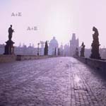 Prag: Karlsbrücke im Morgen-Nebel